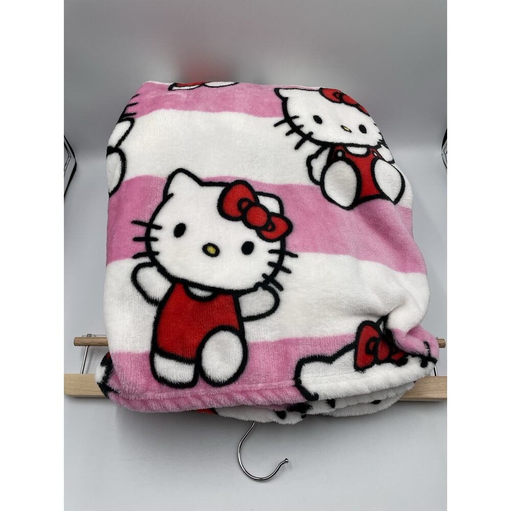Hello Kitty Silk Touch Throw Bows And Stripes 50"x70" New With Tags